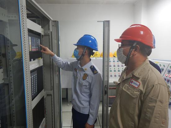 東方消防支隊(duì)開展石化企業(yè)復(fù)工復(fù)產(chǎn)消防安全檢查